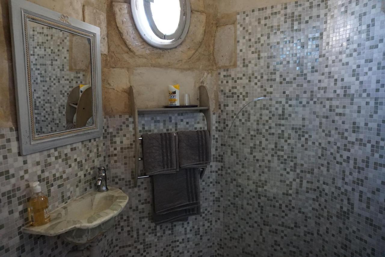 Les Deux Tours Bed & Breakfast Brignon Exterior photo