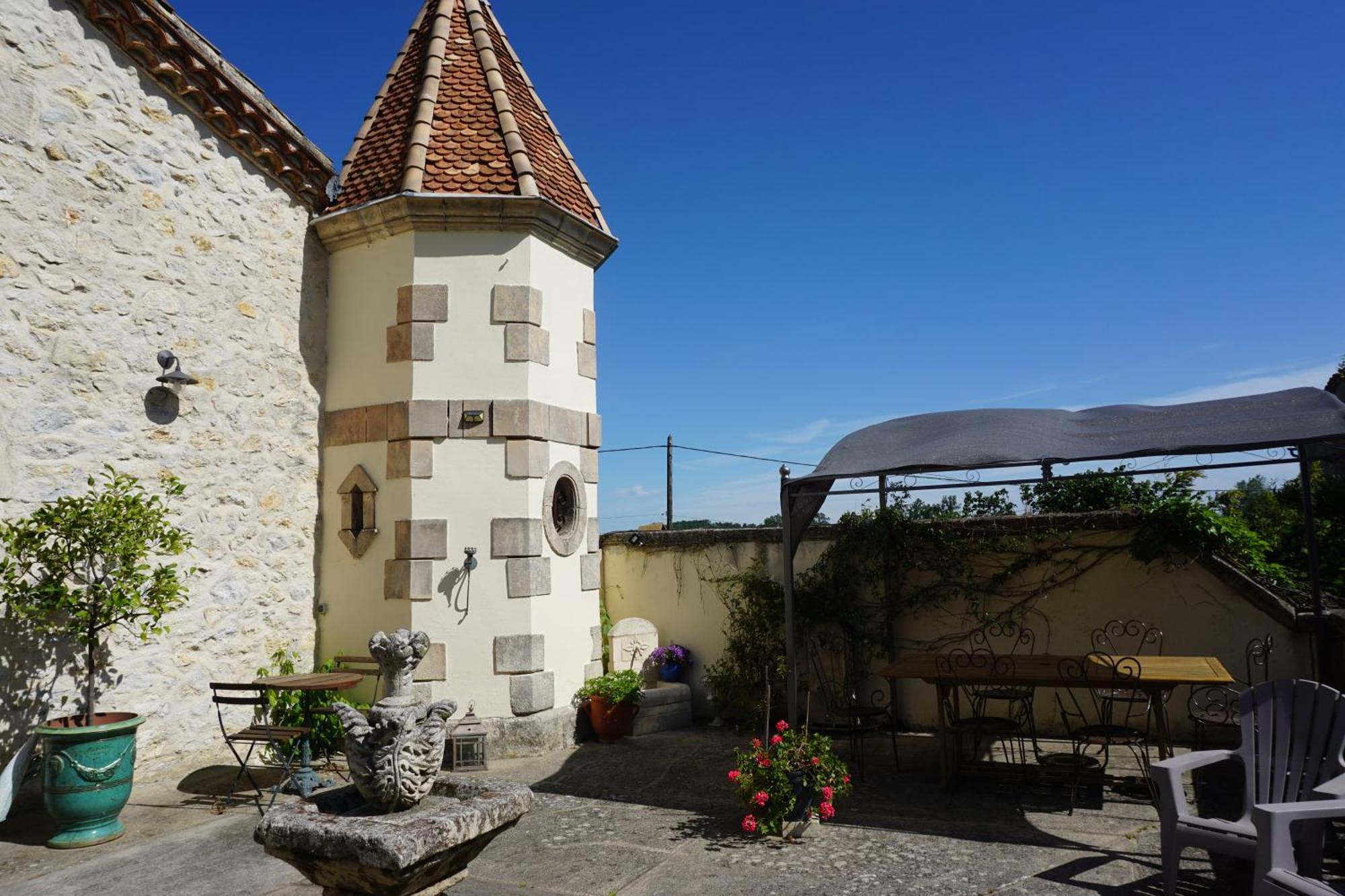 Les Deux Tours Bed & Breakfast Brignon Exterior photo