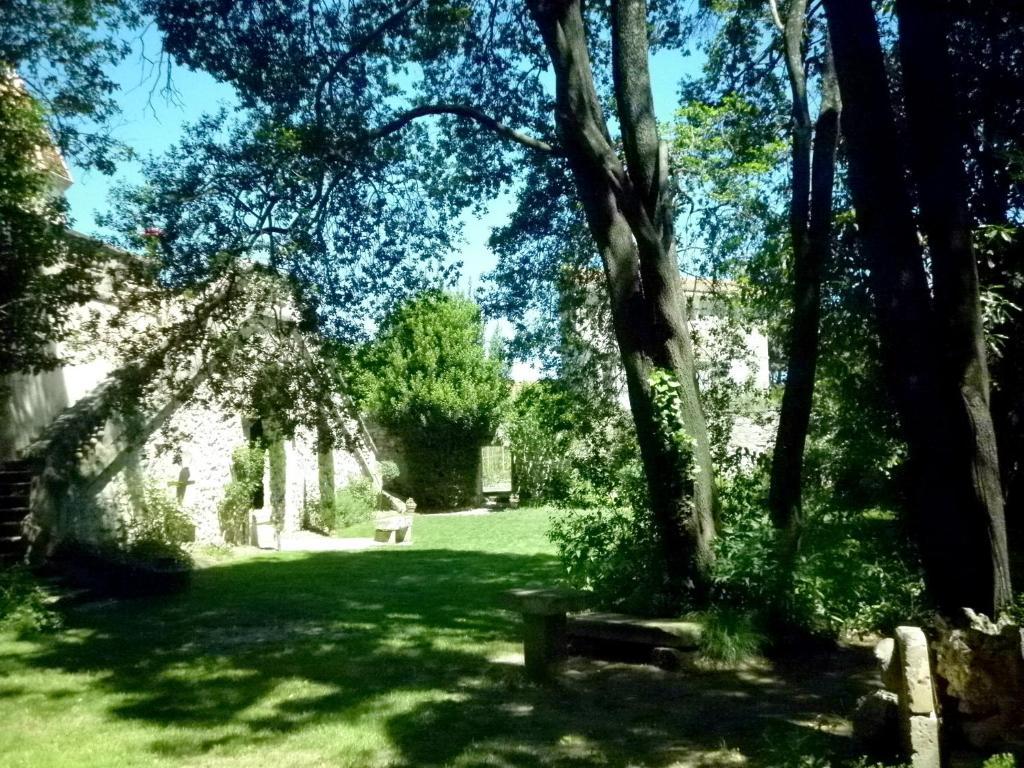 Les Deux Tours Bed & Breakfast Brignon Exterior photo